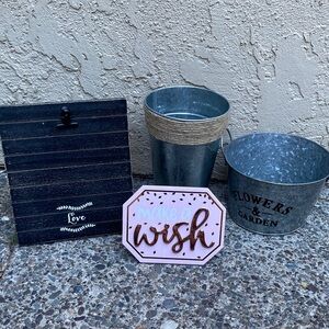 Home decor Bundle of party supplies